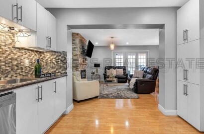 3 Bedroom Freehold Townhome - Downtown Brampton